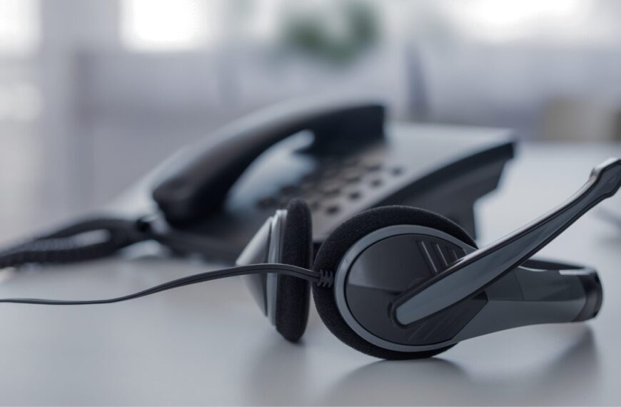 Onshore contact centre team lead reviewing an escalation queue and complaint outcomes dashboard with resolution time, root causes, and follow-up actions.